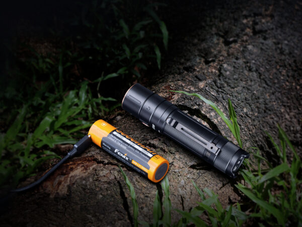 Latarka diodowa Fenix E35 V3.0 - obrazek 17