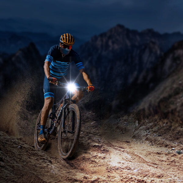 Lampa rowerowa Fenix BC26R - obrazek 4