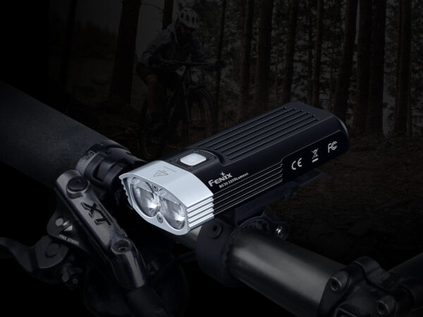 Lampa rowerowa przednia Fenix BC30 V2.0 - obrazek 5