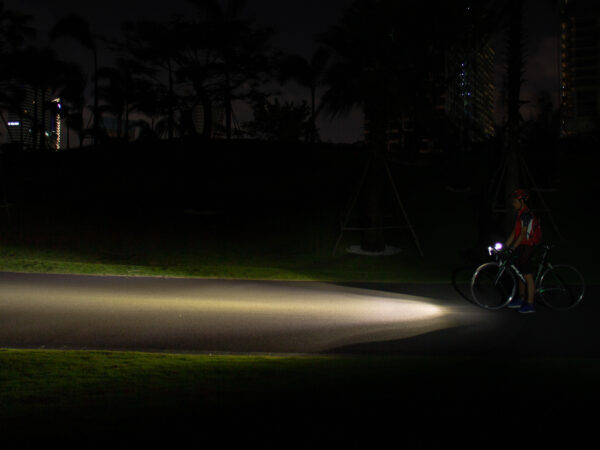 Lampa rowerowa Fenix BC25R - obrazek 12