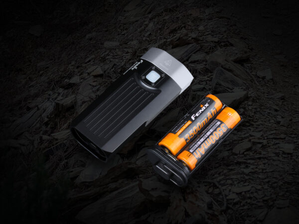 Lampa rowerowa przednia Fenix BC30 V2.0 - obrazek 11