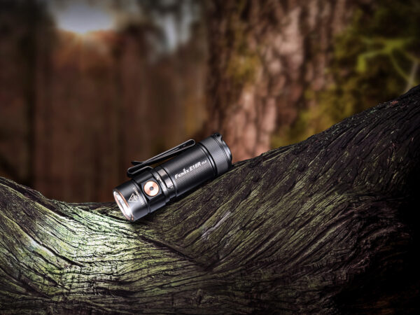 Latarka LED Fenix E18R V2.0 - obrazek 4
