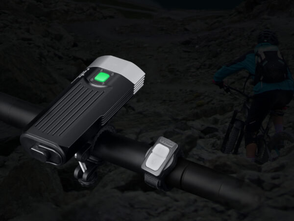 Lampa rowerowa przednia Fenix BC30 V2.0 - obrazek 12